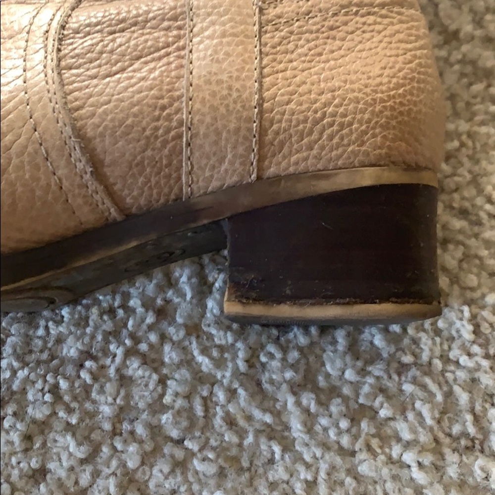 Boots - Picture 5 of 6